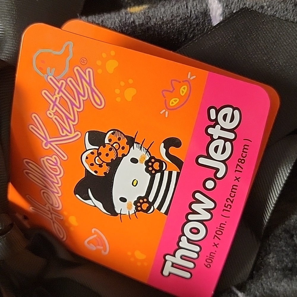 Hello Kitty Holloween Throw Vkanket - Picture 3 of 7